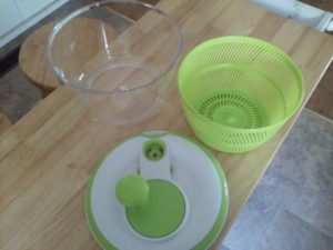 3-pieces Crofton Salad Spinner w/handle for easy use dishwasher safe (G5)