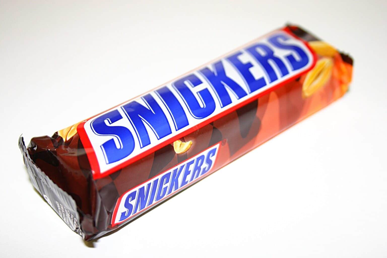 why-are-aldi-customers-buying-snickers-bars-for-cashiers-aldi-reviewer